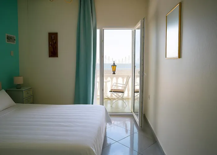 Beachfront Family Escape Nea Kallikrateia