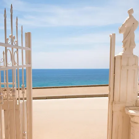 Beachfront Family Escape Appartement *