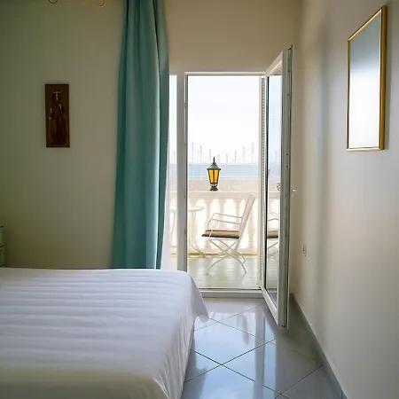 Beachfront Family Escape Nea Kallikrateia
