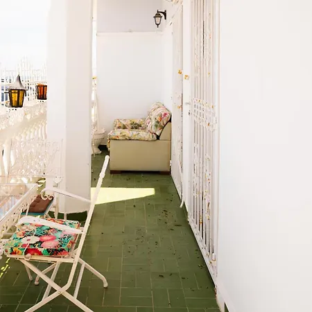 Beachfront Family Escape 公寓 *