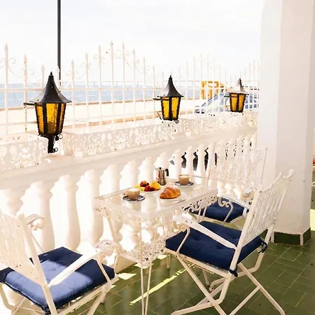 Beachfront Family Escape 公寓